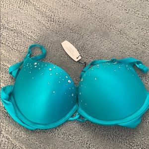 NWT Victoria’s Secret Bombshell Bra size 34A